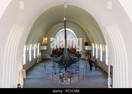 OSLO, Norvegia - 26 Aprile 2018: Viking Ship (drakkar) in vichinghi museum di Oslo, Norvegia Foto Stock