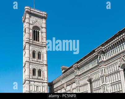 La torre della cattedrale di Santa Maria del Fiore, Firenze Città Vecchia, Toscana, Italia Foto Stock