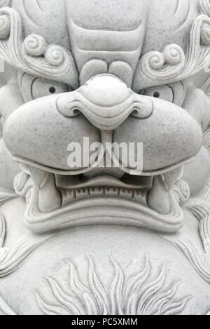 Montagne di marmo. Imperial guardian lion. Statua di marmo. Danang. Il Vietnam. | Utilizzo di tutto il mondo Foto Stock