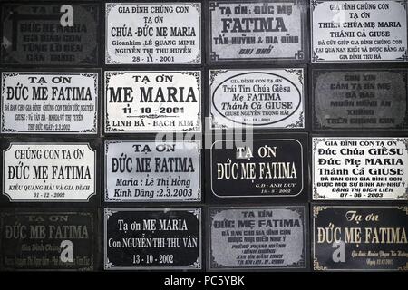 La Madonna di Fatima chiesa. Ex-voto. Ho Chi Minh City. Il Vietnam. | Utilizzo di tutto il mondo Foto Stock