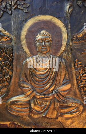 Chua Thien Lam Vai alla pagoda buddista. Shakyamuni Buddha seduto nella posa di meditazione. Thay Ninh. Il Vietnam. | Utilizzo di tutto il mondo Foto Stock