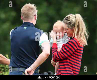 Celeb Cup Golf stelle della TV, musica e sport competere nel 2018 Celebrity Cup presso il Celtic Manor Resort Golf in Newport offre: Ronan Keating, Storm Keating, Cooper Keating dove: Newport, Regno Unito quando: 30 giu 2018 Credit: John Rainford/WENN Foto Stock