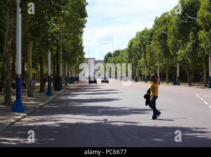 Londra, UK, 31 luglio 2018,parziale cielo nuvoloso sopra Central London, come le previsioni del tempo è di diventare più caldo e più soleggiato come la settimana va. Credito: Keith Larby/Alamy Live News Foto Stock