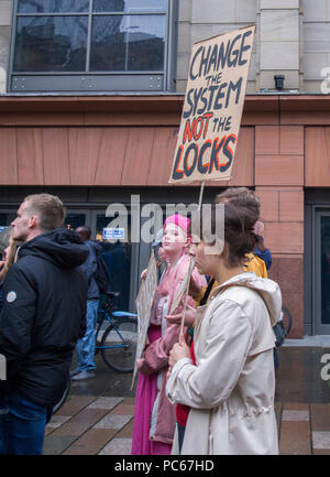 Glasgow, Regno Unito. Il 31 luglio 2018. Arrestare la massa lo sfratto dei rifugiati e proteste a Buchanan Street passi di Glasgow, Scozia. Credito: Kelly Neilson/Alamy Live News. Foto Stock