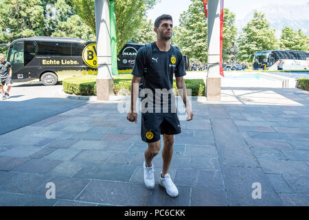 Bad Ragaz, Svizzera. 01 Ago, 2018. Calcio, training camp Borussia Dortmund. Dortmund Pulisic cristiana arriva presso il team hotel. Credito: David Inderlied/dpa/Alamy Live News Foto Stock