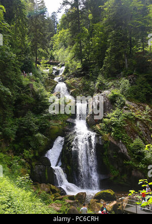 Triberg, Germania. 17 Giugno, 2018. Triberger scende in Germania. Triberg im Schwarzwald è una città nel Baden-WÃƒÂ¼rttemberg, Germania, situato nel quartiere Schwarzwald-Baar nella Foresta Nera. Credito: Leigh Taylor/ZUMA filo/Alamy Live News Foto Stock