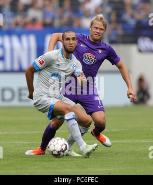 Firo: 29.07.2018, calcio, 1.Bundesliga, stagione 2018/2019, Stadioneroffnung, Erzgebirge Aue - FC Schalke 04 1: 0 Nabil BENTALEB, Schalke a sinistra rispetto a quelle ad alta SCHEIDT | Utilizzo di tutto il mondo Foto Stock