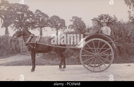 Vintage fotografia di un cavallo e carrozza Foto Stock