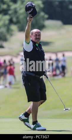 Celeb Cup Golf stelle della TV, musica e sport competere nel 2018 Celebrity Cup presso il Celtic Manor Resort Golf in Newport offre: Brendan O'Carroll dove: Newport, Regno Unito quando: 30 giu 2018 Credit: John Rainford/WENN Foto Stock