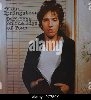 Bruce Springsteen - tenebre sul bordo della città - Vintage vinile copertina album Foto Stock