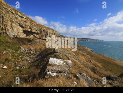 Vista del litorale e la vecchia cava di pietra, Winspit, vicino Worth Matravers, Isle of Purbeck, Dorset, Inghilterra, Marzo Foto Stock