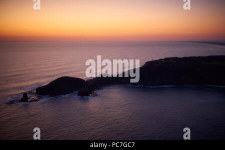 Il Cape Schack Faro sulla Penisola di Mornington al crepuscolo Foto Stock