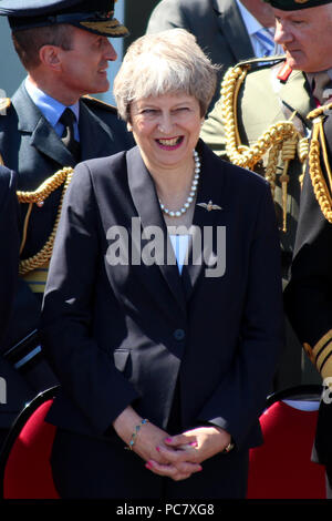 Le forze armate giorno 2018 tenutasi nella storica del Nord del Galles cittadina balneare di Llandudno dotate: Theresa Maggio dove: Llandudno, Regno Unito quando: 30 giu 2018 Credit: WENN.com Foto Stock