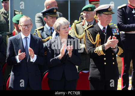 Le forze armate giorno 2018 tenutasi nella storica del Nord del Galles cittadina balneare di Llandudno dotate: Theresa Maggio dove: Llandudno, Regno Unito quando: 30 giu 2018 Credit: WENN.com Foto Stock