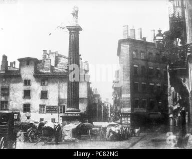 39 Grands Travaux d'urbanisme du Secondo Impero ; place des Cordeliers et la colonne du Méridien (2) Foto Stock