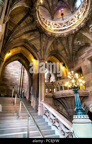 Scala interna di accesso presso la John Rylands Library e Manchester, Regno Unito Foto Stock