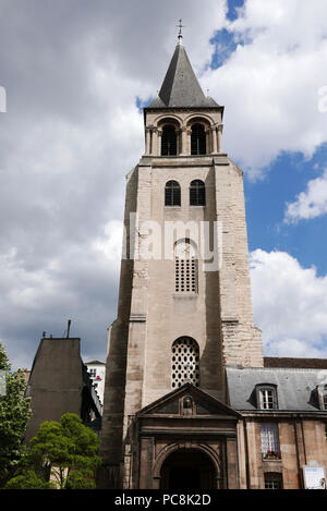 Saint Germain-des-Pres chiesa, St Germain des Pres, città vecchia, Paris 6, Francia, luogo Sartre-Beauvoir Square Foto Stock