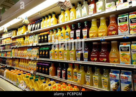 Florida,Pompano Beach,Publix negozio di alimentari alimentari alimentari supermercato alimentare, interno, shopping, vendita scaffali esposizione, succhi di frutta d'arancia, visitatori viaggio travelin Foto Stock