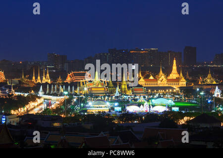 Bangkok, Tailandia - 28 lug 2018: Sua Maestà Re Maha Vajiralongkorn Bodindradebayavarangkun la celebrazione di compleanno a Sanamluang e Wat Phra Keaw Foto Stock