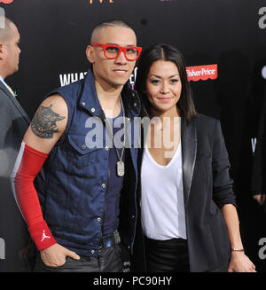 Tabù a che cosa aspettarsi quando si aspetta Premiere al Chinese Theatre di Los Angeles.tabù  062 ------------- Red Carpet Event, verticale, STATI UNITI D'AMERICA, industria cinematografica, celebrità, fotografia, Bestof, arte cultura e intrattenimento, Topix celebrità moda / Verticale, meglio di, evento nella vita di Hollywood - California, moquette rossa e dietro le quinte, USA, industria cinematografica, celebrità, movie celebrità, personaggi televisivi, musica celebrità, fotografia, Bestof, arte cultura e intrattenimento, Topix, verticale, dalla famiglia a partire dall'anno 2012 , inchiesta tsuni@Gamma-USA.com marito e moglie Foto Stock