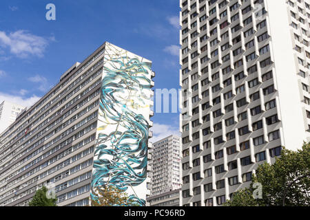 Periferia di Parigi - edifici residenziali, parte del distretto Olympiades nel XIII arrondissement di Parigi, in Francia, in Europa. Foto Stock