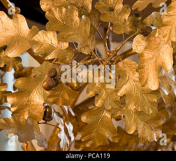 473 Peacock orologio. Ramo di quercia Foto Stock