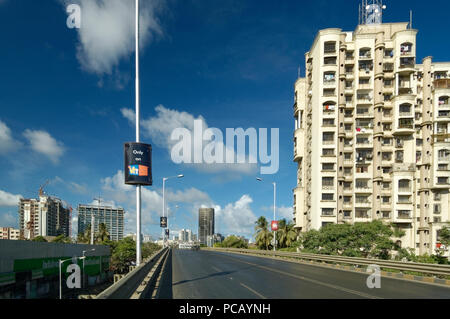 Edifici alti pronto & in costruzione in Lower Parel e Worli area in Mumbai, India. Foto Stock