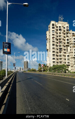 Edifici alti pronto & in costruzione in Lower Parel e Worli area in Mumbai, India. Foto Stock