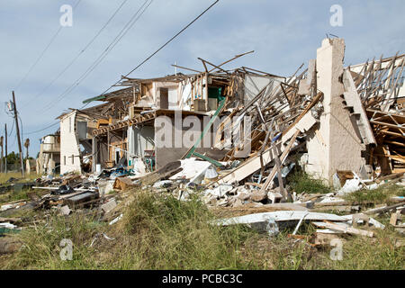 Due piani di appartamenti totalmente destoryed dall uragano Harvey Agosto 2017, Foto Stock