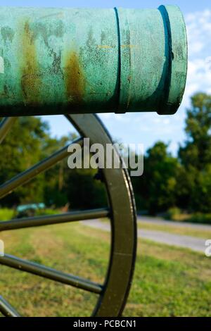 Close up del muso di un cilindro di una vecchia guerra civile il cannone a pietre River National Battlefield in Murfreesbore Tennessee Foto Stock