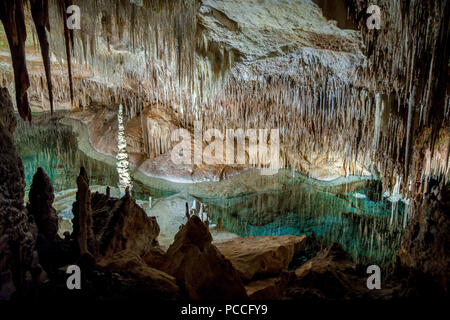 Grotta Cuevas del Drach su Mallorca Foto Stock