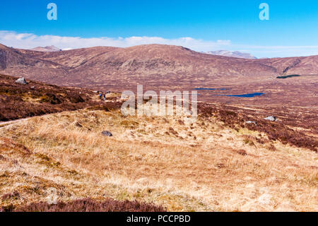Montagne e valli vicino a Kings House lungo la West Highland Way, Scozia Foto Stock