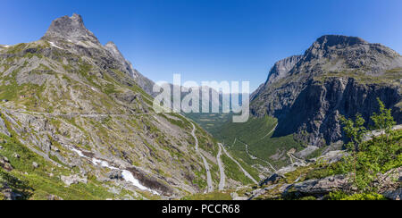 Il bellissimo panorama di serpeggiante strada di montagna Trollstigen Foto Stock