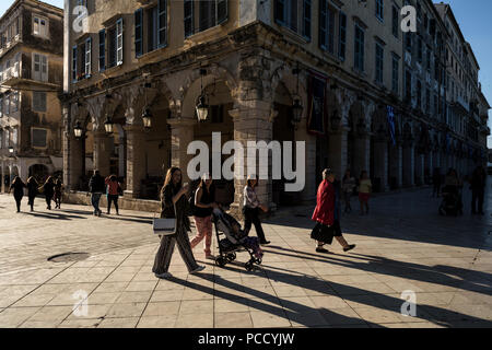 Liston square nell isola di Corfù, Grecia. Foto Stock