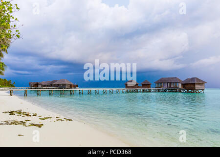 Uno splendido scenario del Conrad Maldives Rangali Island, Maldive, Oceano Indiano, Asia Foto Stock