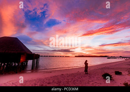 Uno splendido scenario del Conrad Maldives Rangali Island, Maldive, Oceano Indiano, Asia Foto Stock