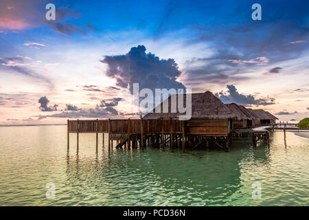 Uno splendido scenario del Conrad Maldives Rangali Island, Maldive, Oceano Indiano, Asia Foto Stock