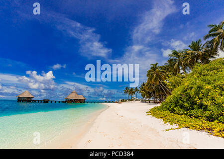 Uno splendido scenario del Conrad Maldives Rangali Island, Maldive, Oceano Indiano, Asia Foto Stock