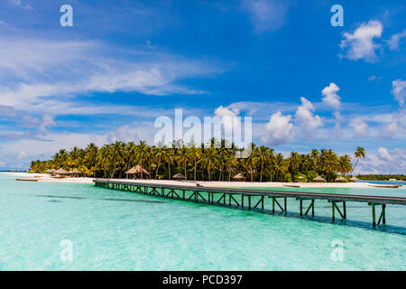 Uno splendido scenario del Conrad Maldives Rangali Island, Maldive, Oceano Indiano, Asia Foto Stock