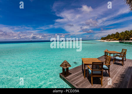 Uno splendido scenario del Conrad Maldives Rangali Island, Maldive, Oceano Indiano, Asia Foto Stock