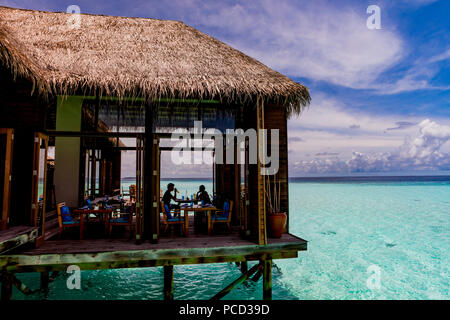 Uno splendido scenario del Conrad Maldives Rangali Island, Maldive, Oceano Indiano, Asia Foto Stock