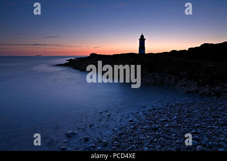 Faro di Penmon punto all'alba, Anglesey, Galles del Nord Foto Stock