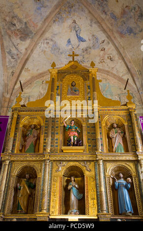 Altare con affreschi originali, Ex Convento di San Miguel Arcangel, fondata 1541 Annuncio, percorso dei conventi, Mani dello Yucatan, Messico, America del Nord Foto Stock