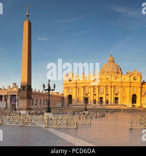 La Basilica di San Pietro (Basilica di San Pietro), Piazza San Pietro (Piazza de San Pietro), l'UNESCO, Città del Vaticano, Roma, Lazio, l'Italia, Europa Foto Stock