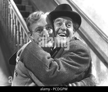 Il LAVENDER HILL MOB 1951 Ealing Studios film con Alec Guinness a sinistra e Stanley Holloway Foto Stock