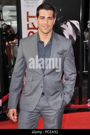 Jesse Metcalfe al quarantesimo anniversario restauro di cabaret a la serata di apertura del TCM Classic Film Festival.Jesse Metcalfe  50 ------------- Red Carpet Event, verticale, STATI UNITI D'AMERICA, industria cinematografica, celebrità, fotografia, Bestof, arte cultura e intrattenimento, Topix celebrità moda / Verticale, meglio di, evento nella vita di Hollywood - California, moquette rossa e dietro le quinte, USA, industria cinematografica, celebrità, movie celebrità, personaggi televisivi, musica celebrità, fotografia, Bestof, arte cultura e intrattenimento, Topix, tre quarti, verticale, una persona, a partire dall'anno 2012 , inchiesta tsun Foto Stock