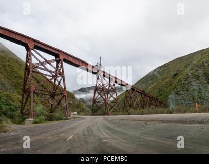 Viaducto del Toro (Del Toro viadotto) Tren de las Nubes ferrovia - Quebrada del Toro, Salta, Argentina Foto Stock