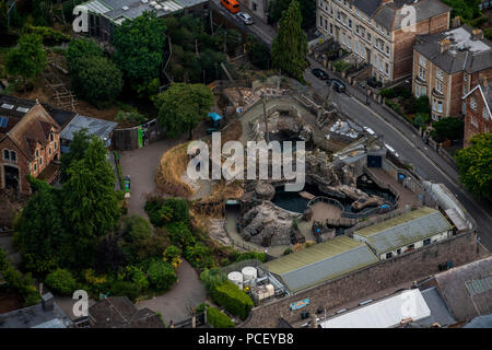 Vista aerea della guarnizione e contenitori di pinguino presso lo Zoo di Bristol nella città di Bristol nel sud ovest dell'Inghilterra. Foto Stock
