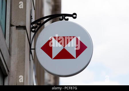 LONDON, Regno Unito - 31 luglio 2018: HSBC Bank store segno su Oxford Street nel centro di Londra. Foto Stock