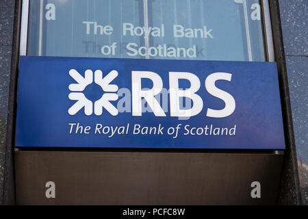 LONDON, Regno Unito - 31 luglio 2018: RBS, Royal Bank of Scotland negozio di fronte nel centro di Londra. Foto Stock